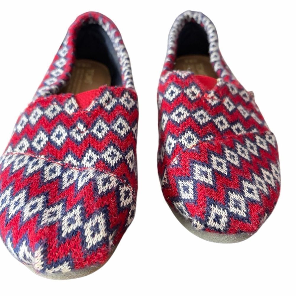 TOMS Classic Knit Geo Diamond Patterned slip-on shoes size 8.5W. - Picture 2 of 6